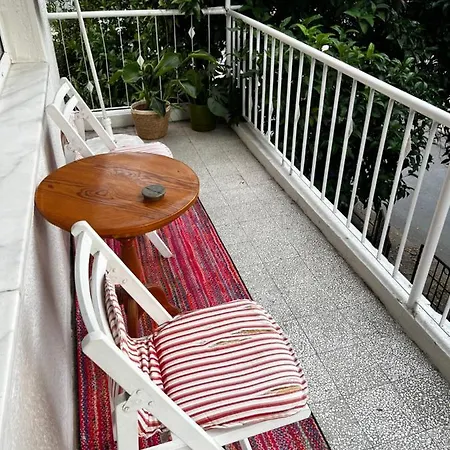 Very Close To Bosphorus, Beautiful 2 1 Salon Flat, Excellent Location