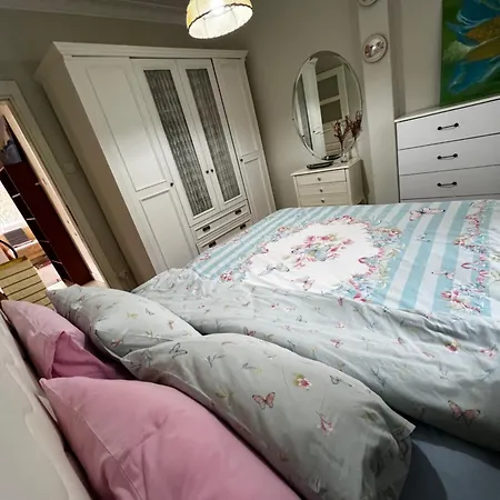 Apartment Very Close To Bosphorus, Beautiful 2 1 Salon Flat, Excellent Location