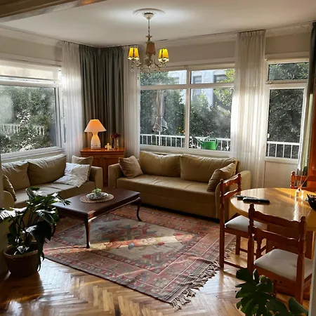 Very Close To Bosphorus, Beautiful 2 1 Salon Flat, Excellent Location Apartment